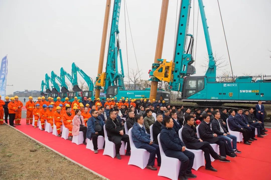 山河智能旋挖钻机全面参建中国首条智慧高速公路