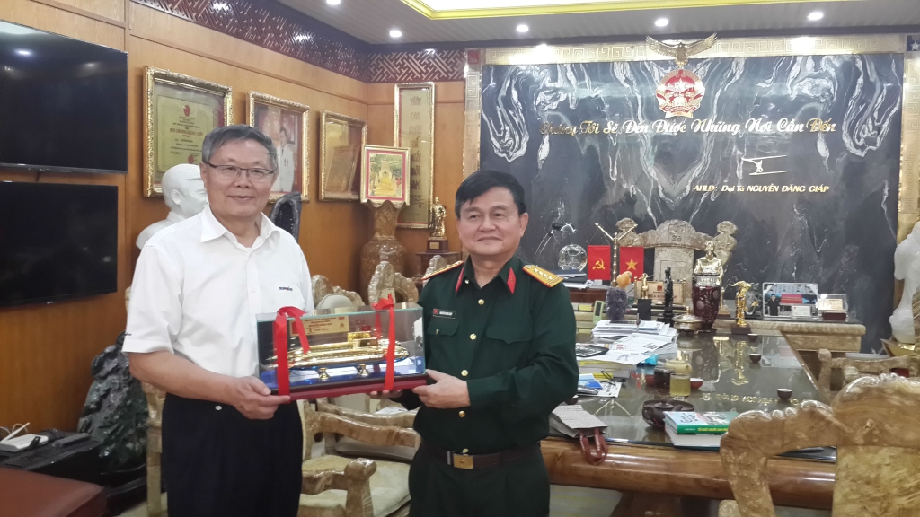 山河智能高级代表团访问越南